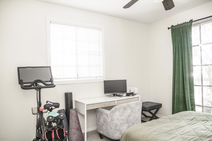 Natural light and no shared walls - 10021 Tabor Street