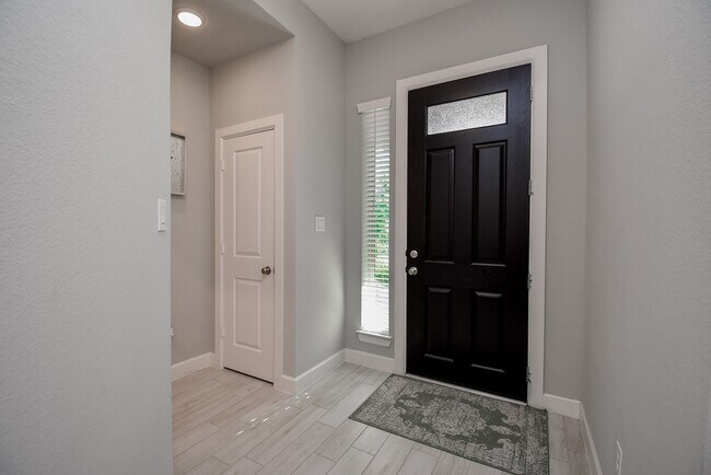 Building Photo - 15002 Bushy Bluestem Ct