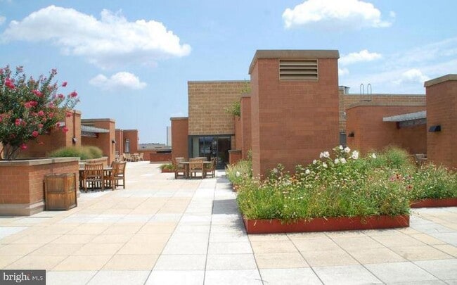 Building Photo - 616 E Street NW Unit 1020