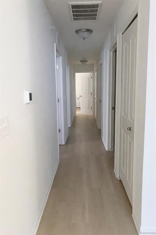 Building Photo - 51843 E Pointe Ln