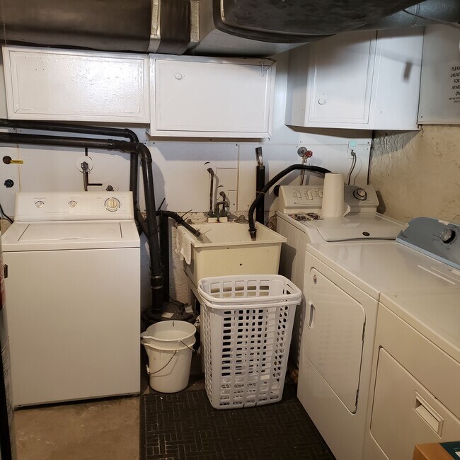 Building Photo - 27 Norton St