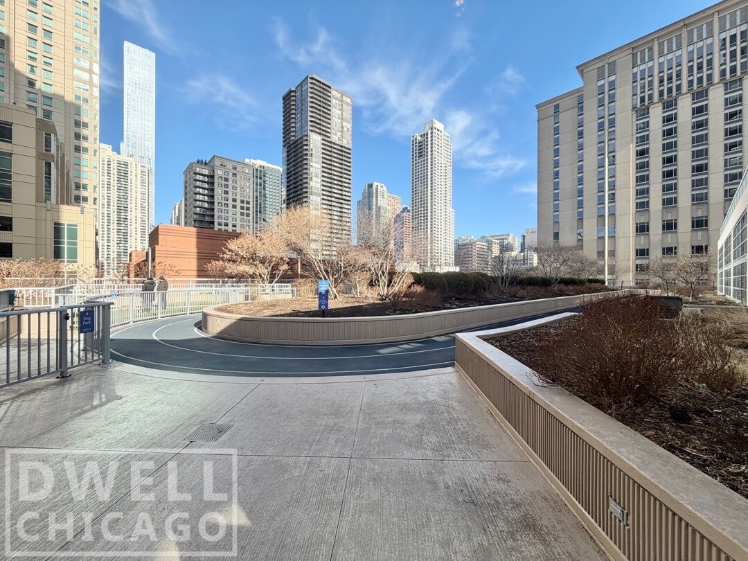 Building Photo - 545 N Dearborn St