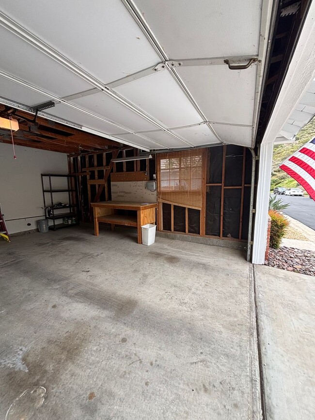 Building Photo - 2 Bedroom 2 Bathroom Condo Living in Great Community Located At West Village Of Singing Hills HOA.