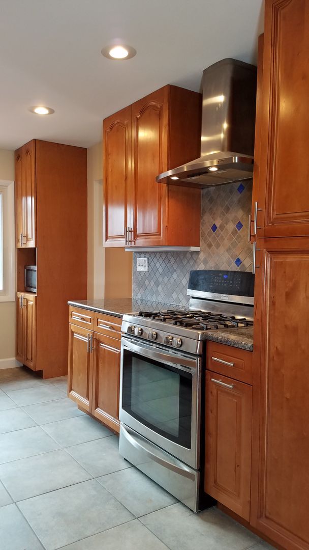 Building Photo - Spacious single family home in established Rockville neighborhood available now!