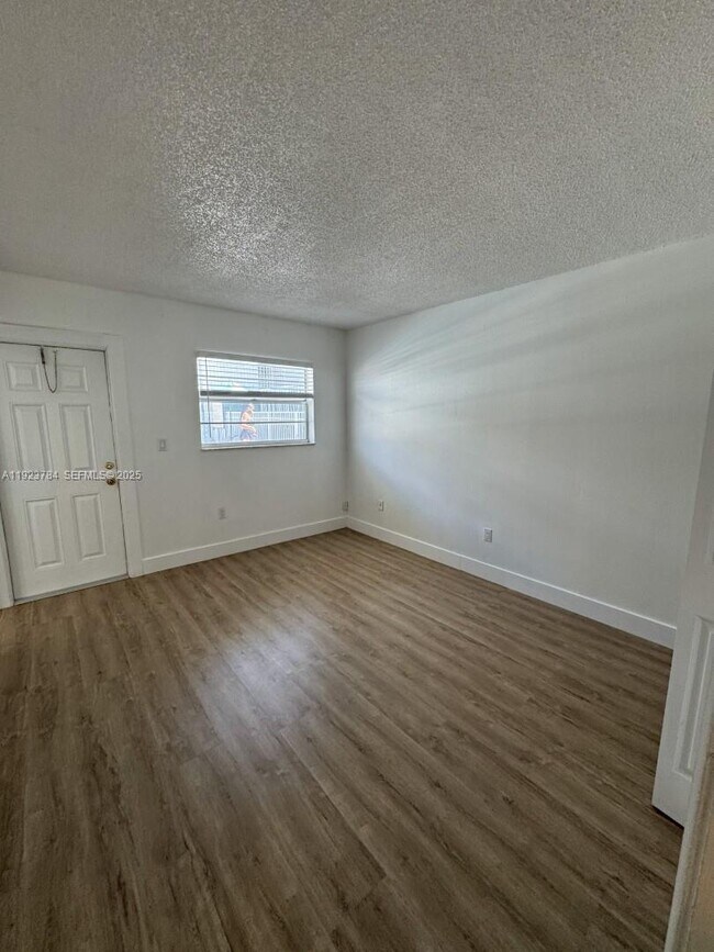 Building Photo - 1720 Cleveland St