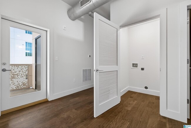 Building Photo - 1801 2nd Ave N