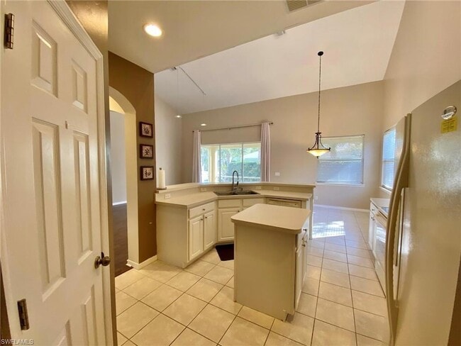 Building Photo - 74 Burnt Pine Dr