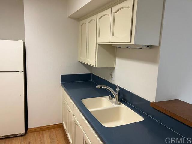 Building Photo - 2625 Pirineos Way