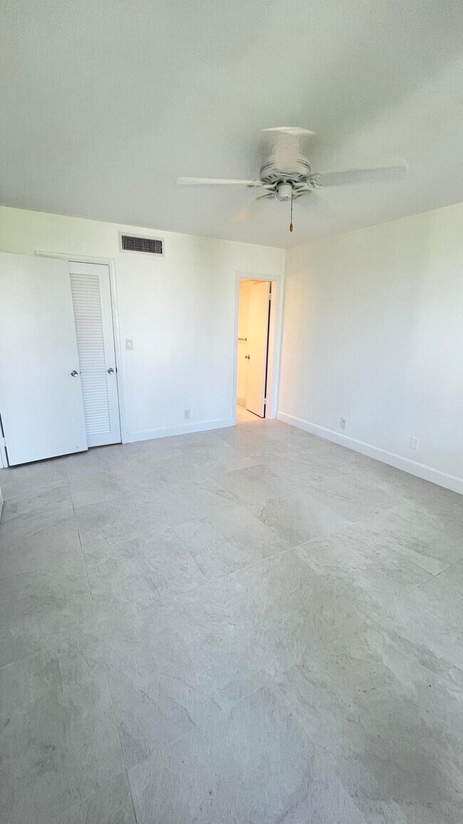 Building Photo - 4381 Trevi Ct