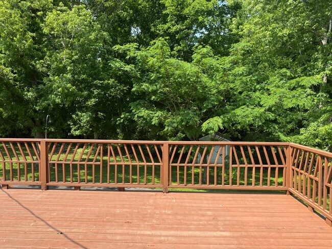 Building Photo - Beautiful 3 Bed 3 Bath Home nestled in St. B!