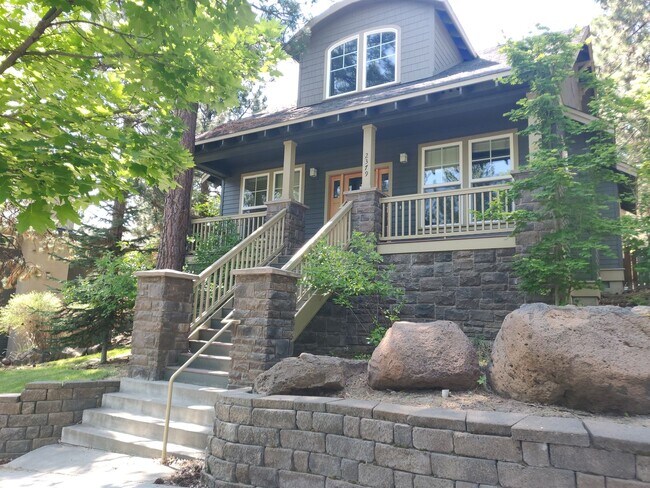 Primary Photo - Charming 3x2.5 Modern Craftsman Home in NW...