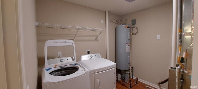Building Photo - 13575 Crescent Ridge Dr