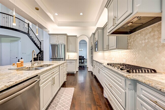 Building Photo - 39 Marino Dr