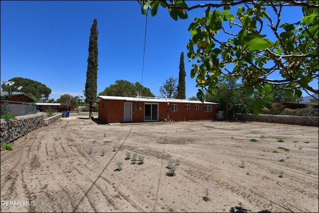 Building Photo - 408 Crane Ave