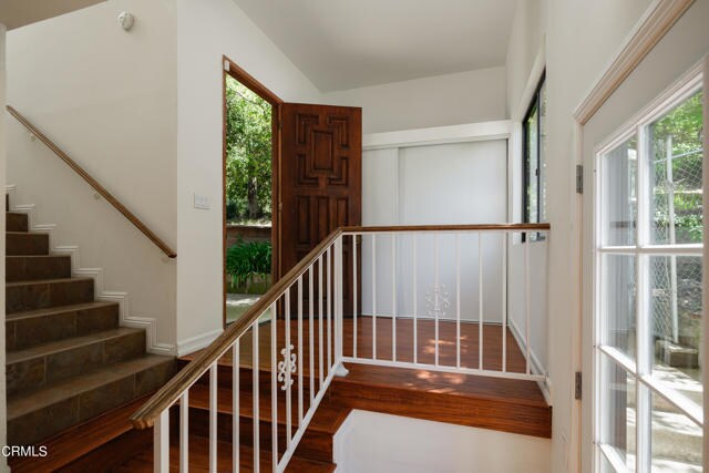 Building Photo - 832 Highland Dr