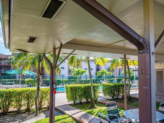 Building Photo - 8101 SW 24th Ct