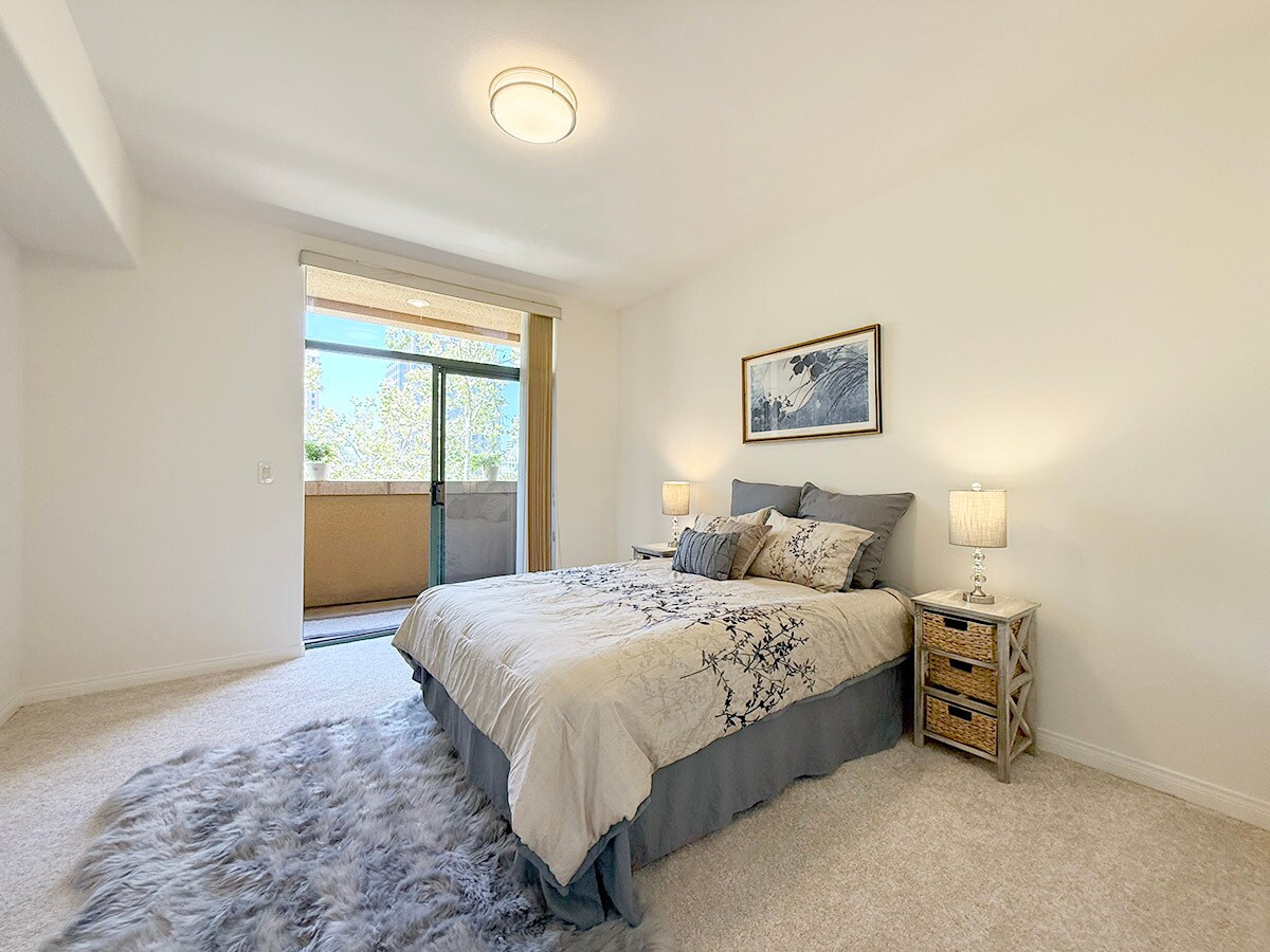 Building Photo - 144 S 3rd St