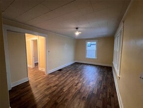 Building Photo - 155 Willow St