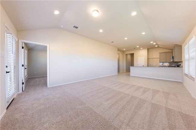 Building Photo - 116 Crooked Trail