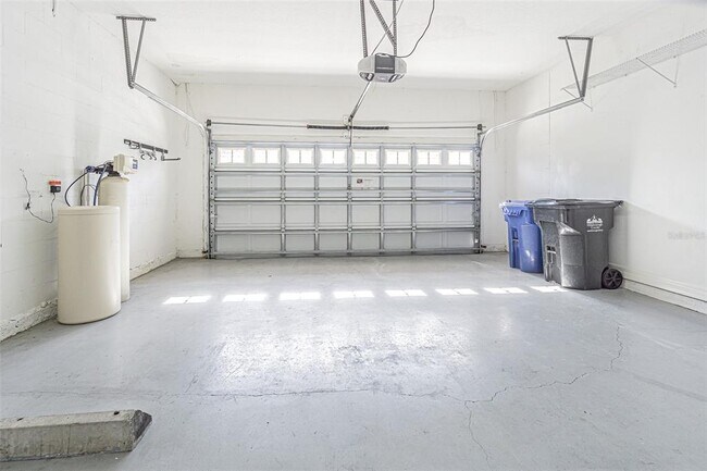 Building Photo - 20002 Heritage Point Dr