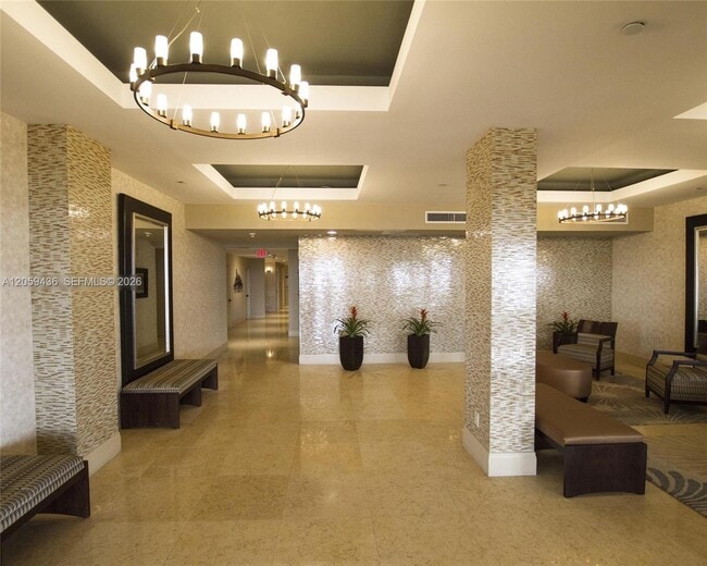 Building Photo - 1420 Brickell Bay Dr