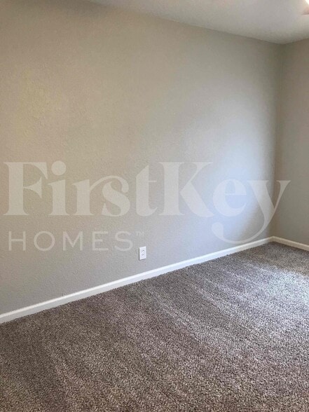 Building Photo - 5904 Jerry Dr