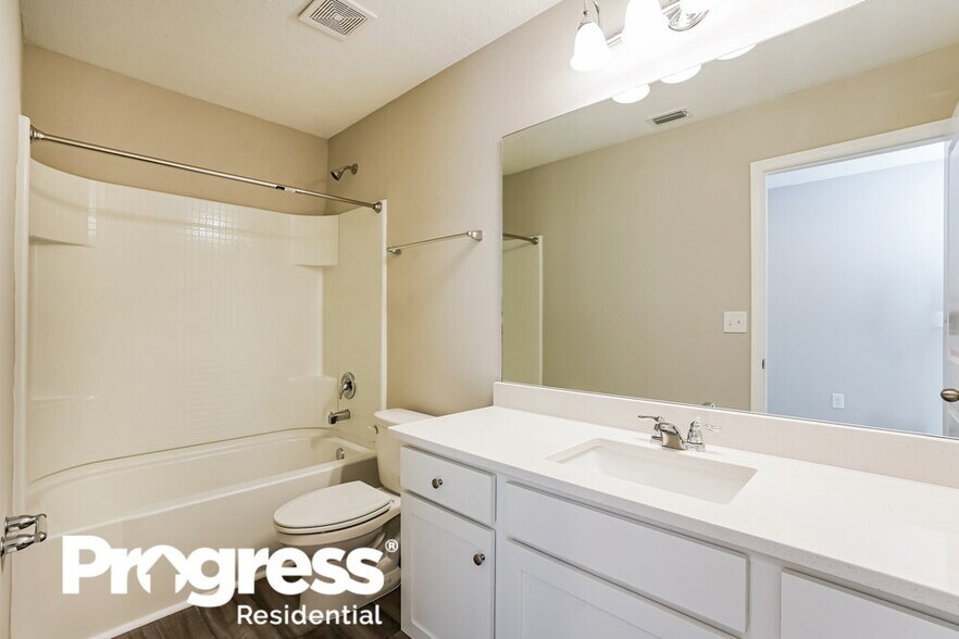 Building Photo - 811 Kings Pine Ct