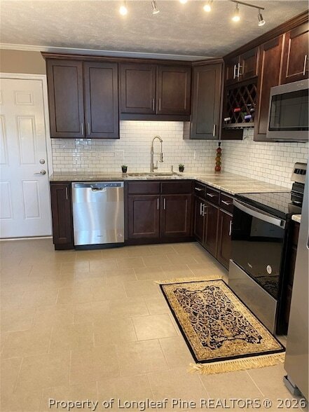 Building Photo - 1212 Butterwood Cir