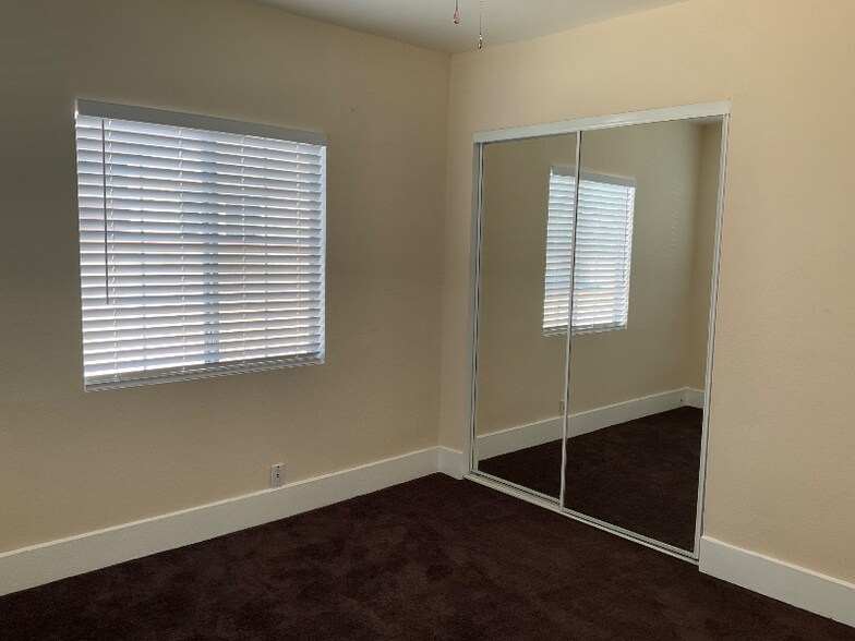Building Photo - 1118 Clela Ave