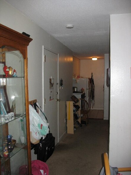 Building Photo - 140 Kenrick St