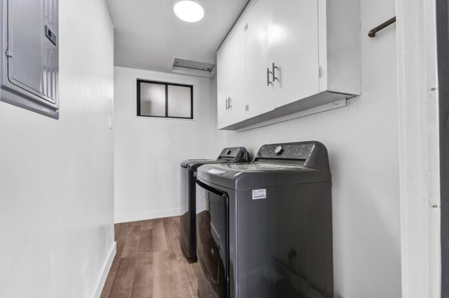 Building Photo - 2627 San Marino St