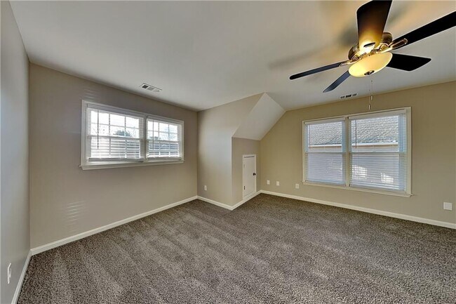 Building Photo - 149 Crestview Dr