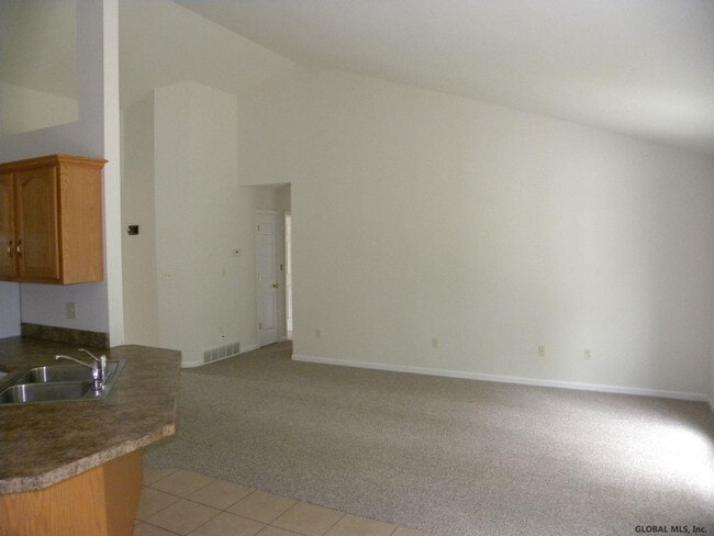 Building Photo - 2 Red Maple Ln