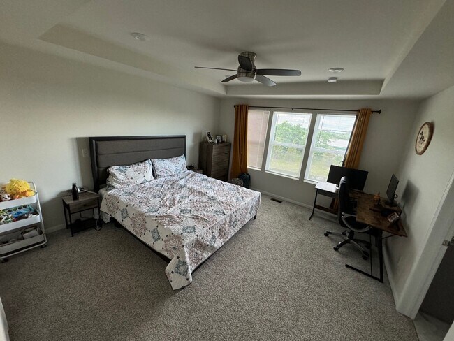 Building Photo - 4859 Broomfield Way