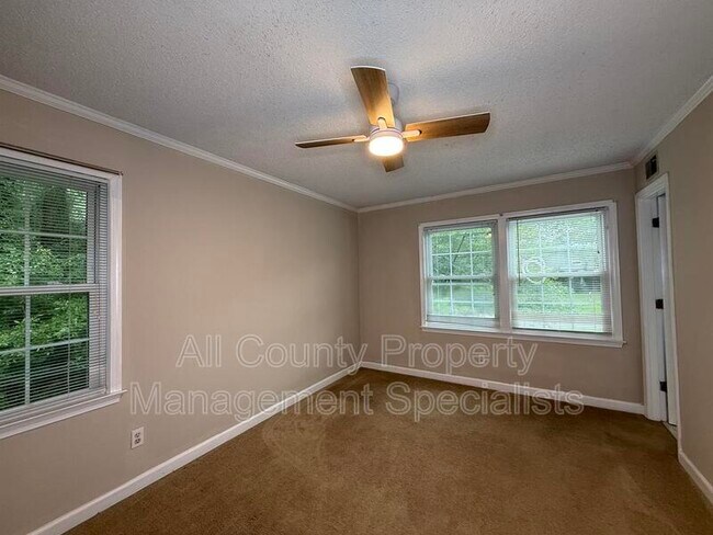 Building Photo - 2932 Bagpipe Rd
