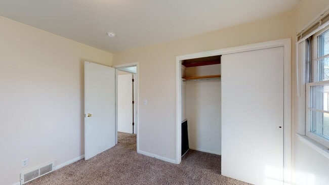 Building Photo - 2226 Melrose Ave