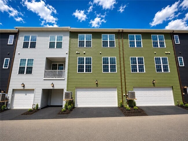 Building Photo - 307 Palisade Wy