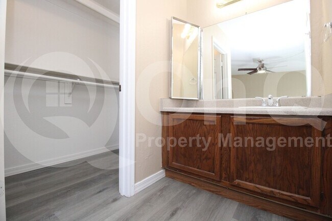 Building Photo - 13035 N 34th St