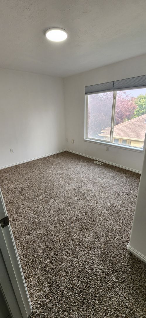 Building Photo - Charming 3 Bedroom Townhome For Rent in Herriman!