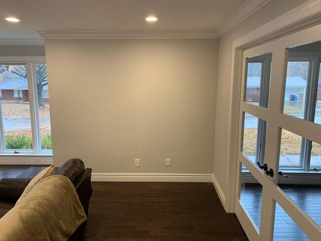 Building Photo - 816 Brentford Dr
