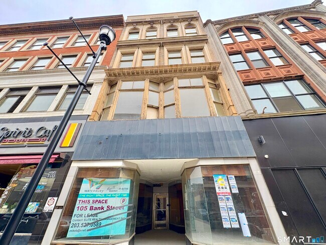 Building Photo - 105 Bank St