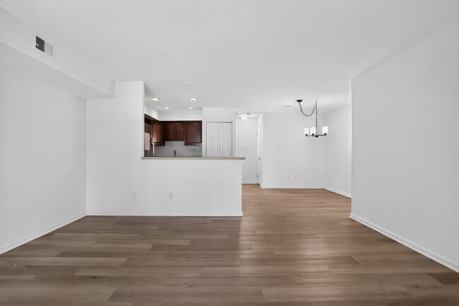 Building Photo - 1 Bed, 1 Bath Condo In Desirable Blue Bell Community!