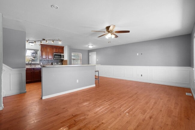 Building Photo - Spacious 4-Bedroom Home Near STL Airport i...