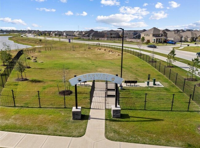 Building Photo - 8123 Leisure Pt Dr