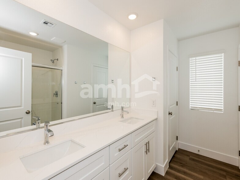 Building Photo - 9474 Aldersyde Dr