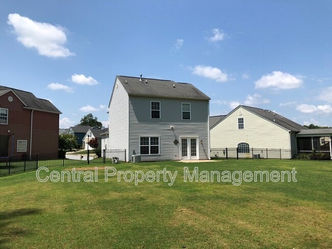 Building Photo - 547 Clairidge Dr