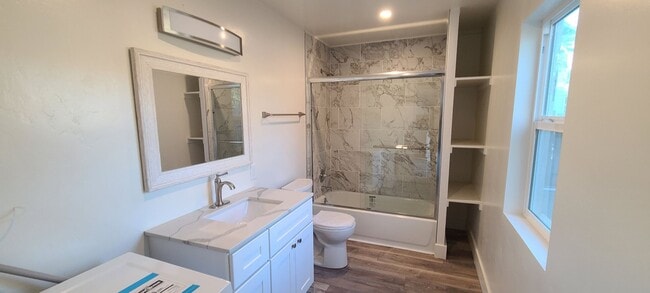 Building Photo - 1402 Clara Ln