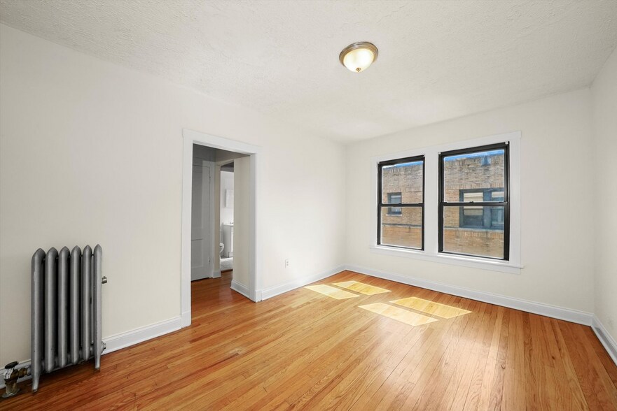 Building Photo - 2649 N Spaulding Ave