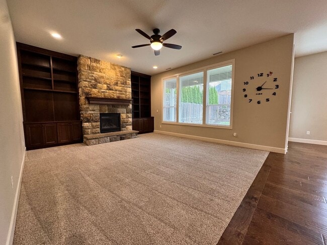 Building Photo - FOR RENT UNFURNISHED: Beautifully maintained 2015 Noyes-built home, 5 bed, 3 bath, 2 car garage w...