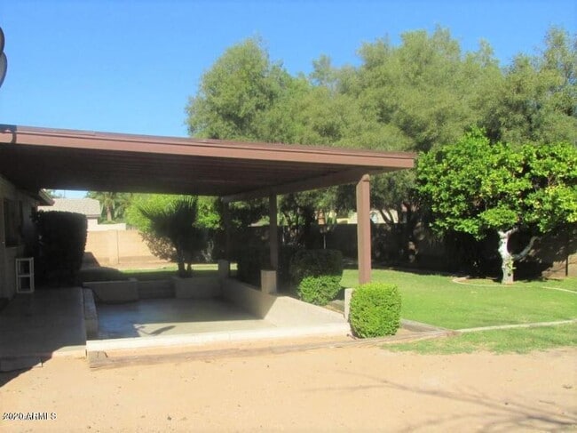 Building Photo - 2506 E Wesleyan Dr